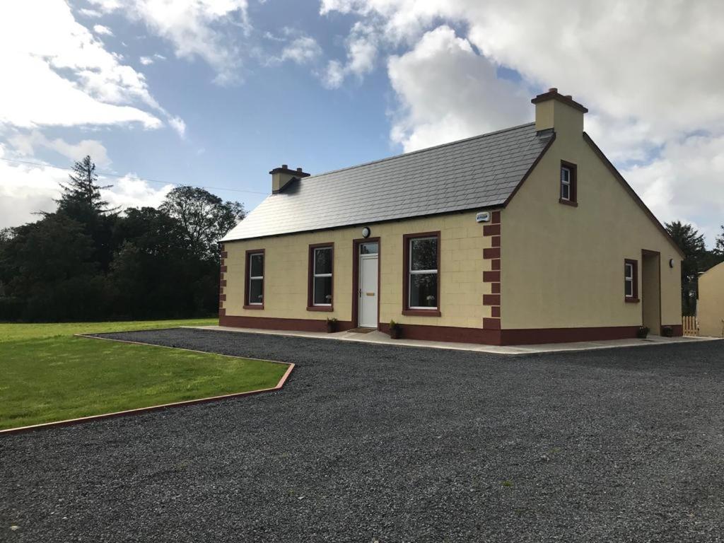 Joes Cottage Clarecastle Exterior photo